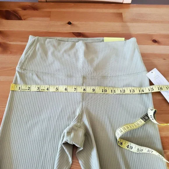 All in Motion - Women's Ultra High-Rise Rib Leggings  Olive Green Size M Reg - Picture 5 of 13